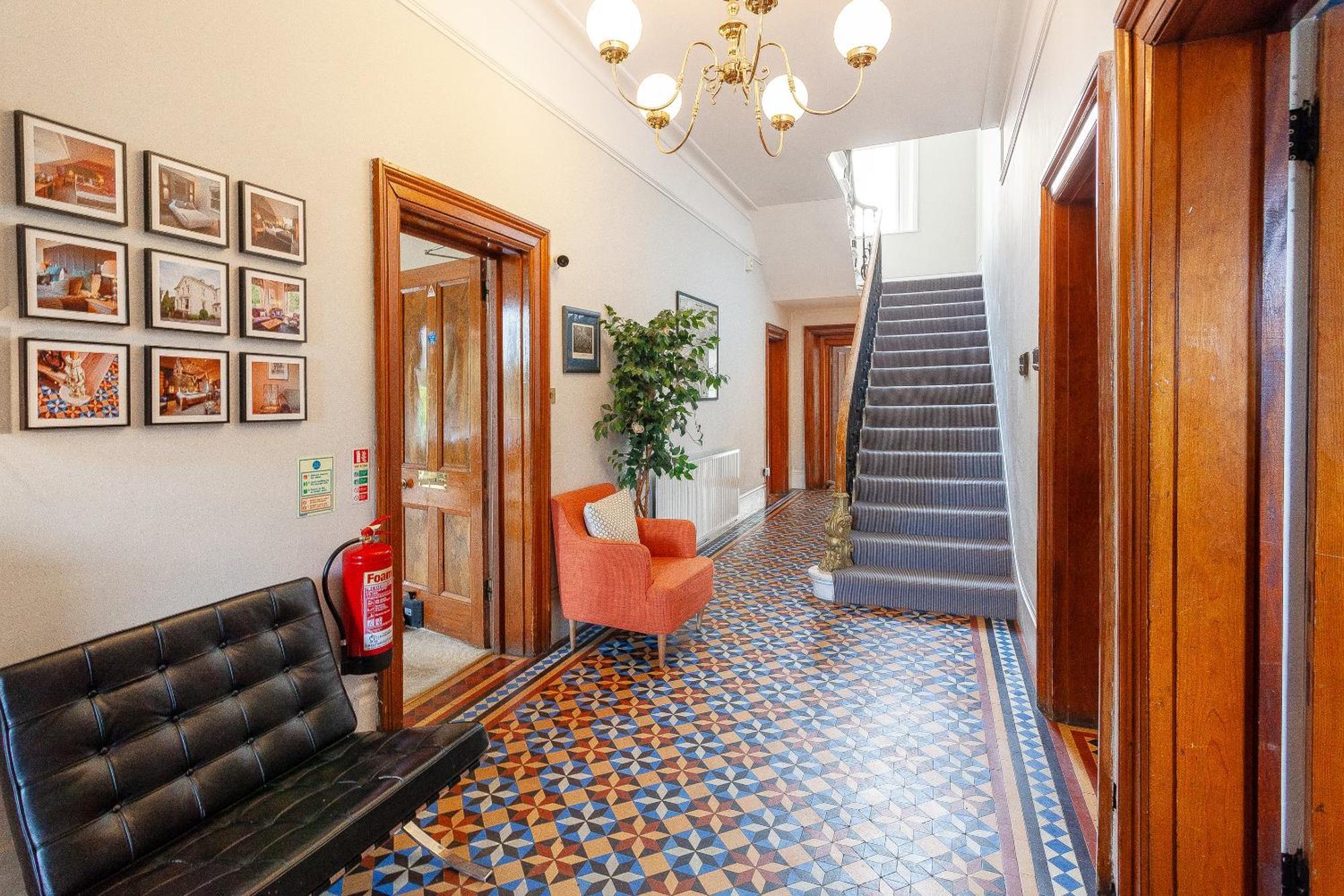 Beaumont House Hotel Cheltenham Exterior photo